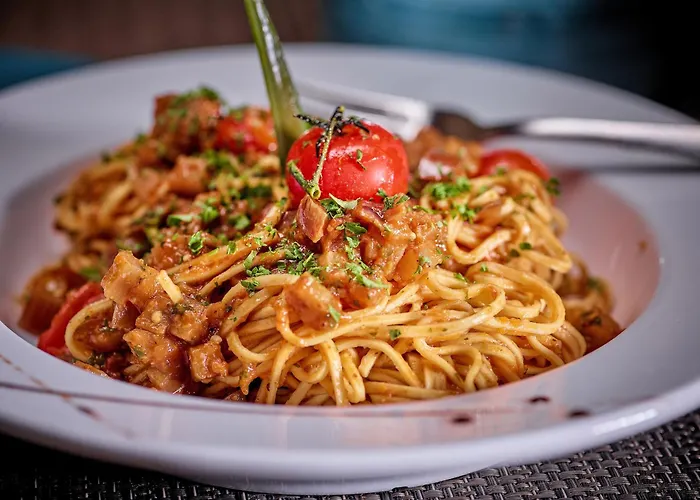 岳罗普酒店 山林小屋